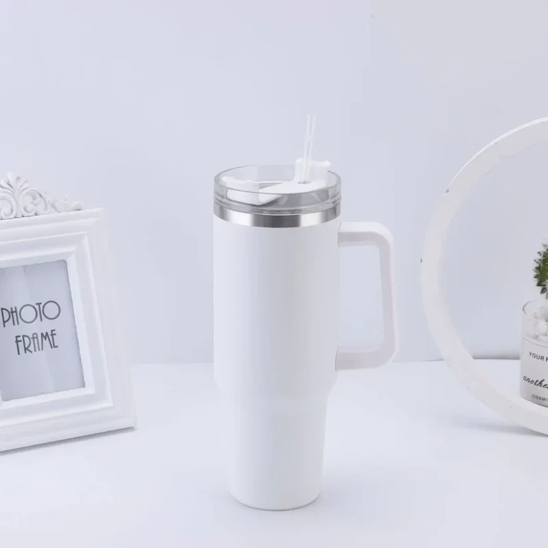 900ML Steel Tumbler with Handle and Straw - Image 3